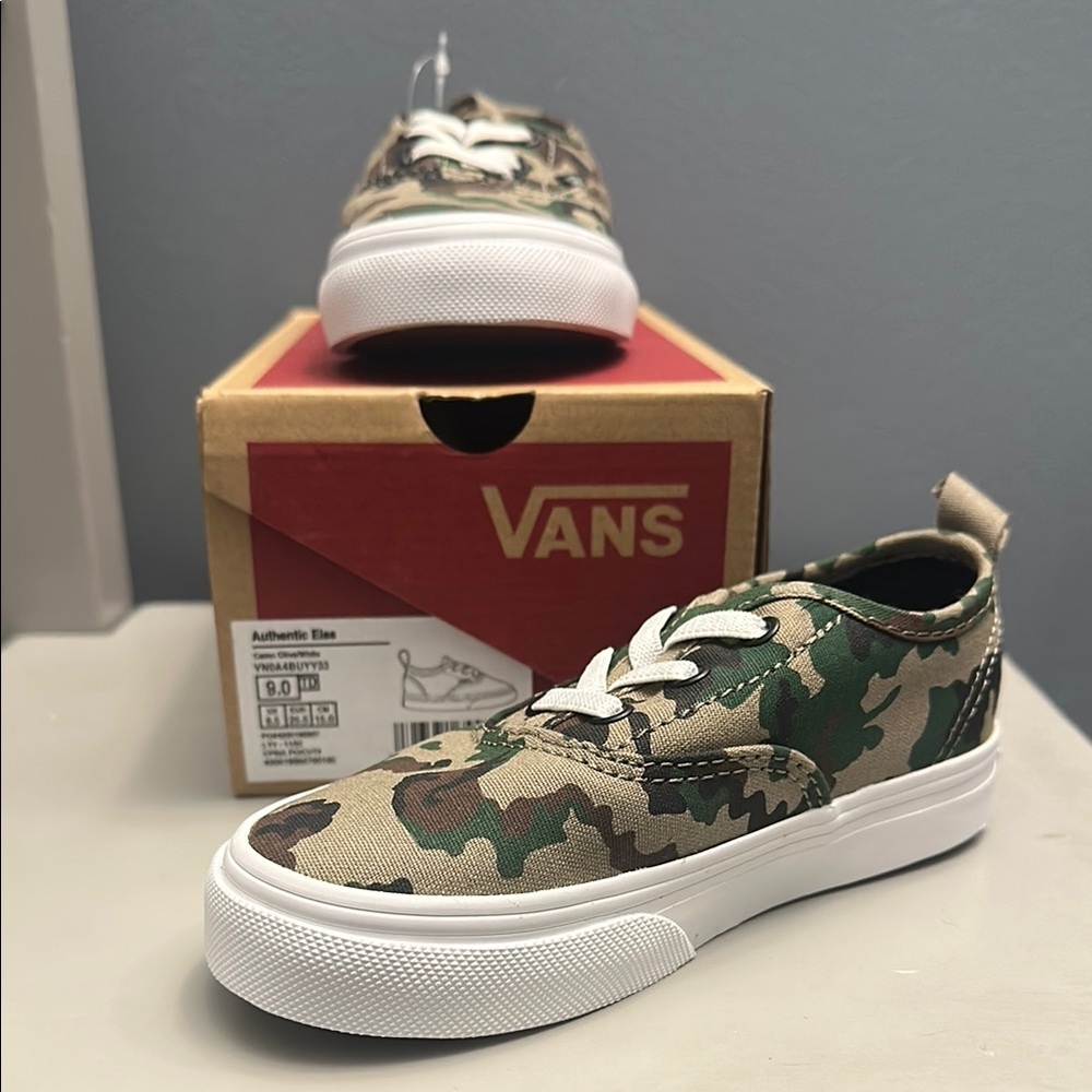 Vans Green and Brown Camo Sneakers - size 9 - NWT